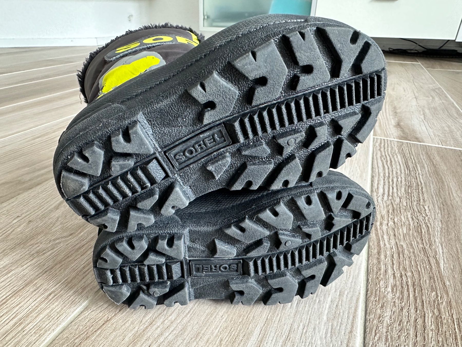 Sorel Scarpe per ragazzi: Sorel Winterstiefel Gr. 27 schwarz-gelb – Usato da Rudolfstetten venduto da Joyw 3