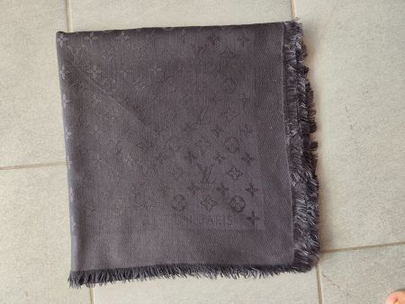 Louis Vuitton Chale monogram Shine Original