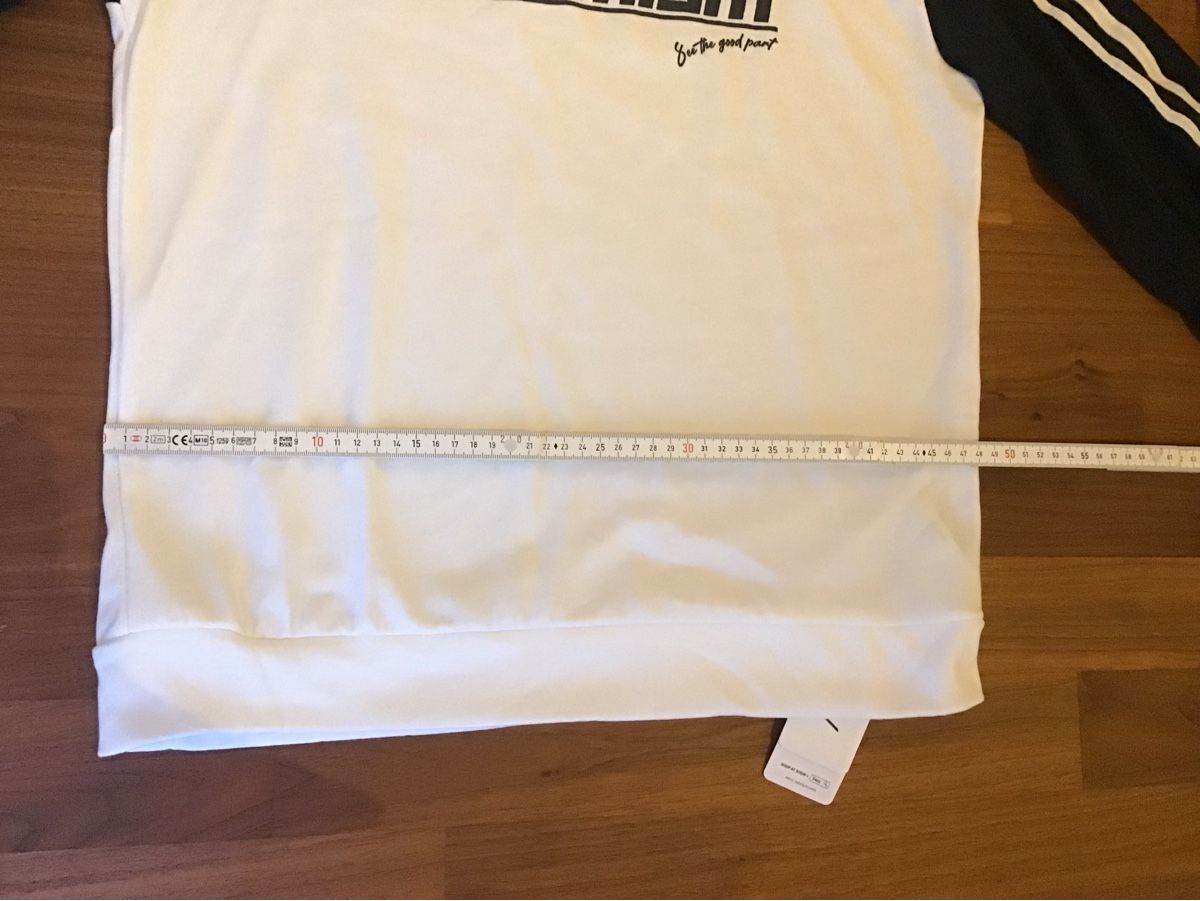 Pullover & Sweatshirts: Damen Sweatshirt Grösse S / Neu mit Etikette – Neu (gemäss Beschreibung) aus Waltenschwil von MeKo8 2