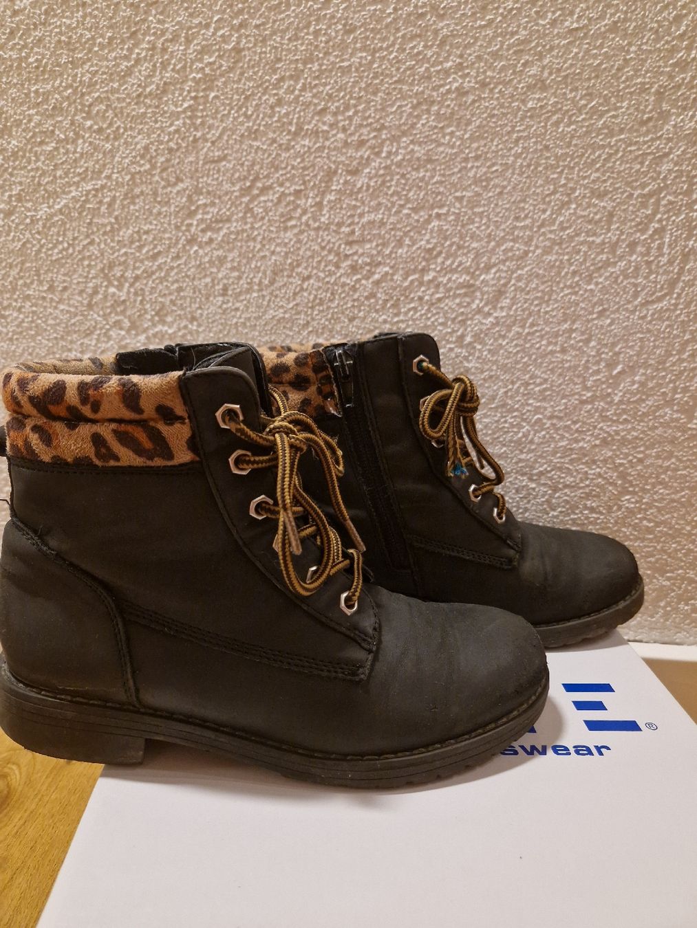 Scarpe per ragazze: Venice Stiefel Mädchen Grösse 35 – Usato da Mellingen venduto da BiBi.16 2