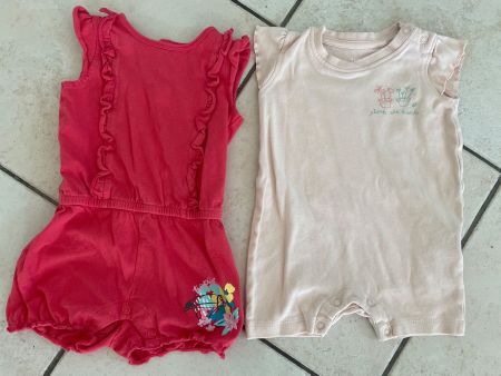 2 Jumpsuits kurz Gr. 74👧🏻