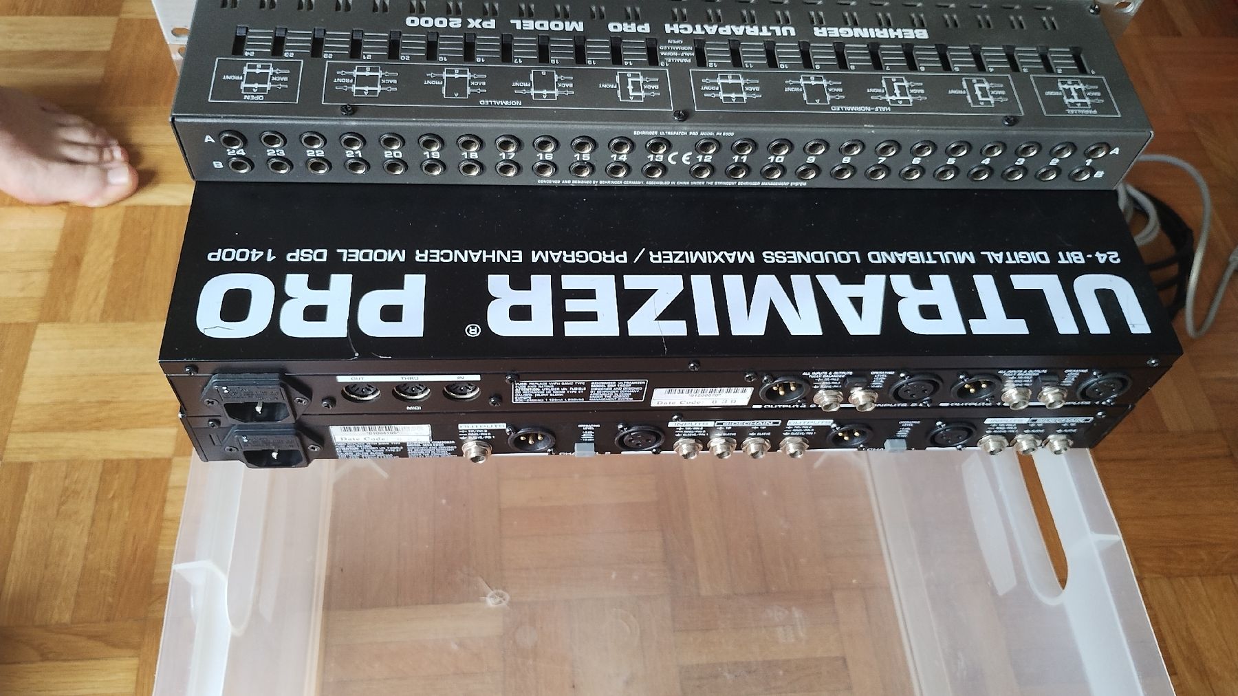 Behringer Console di mixaggio: BEHRINGER Mischpult, Kompressor, Ultramizer, PatchBay – Usato da Nussbaumen AG venduto da off_6rdl 1
