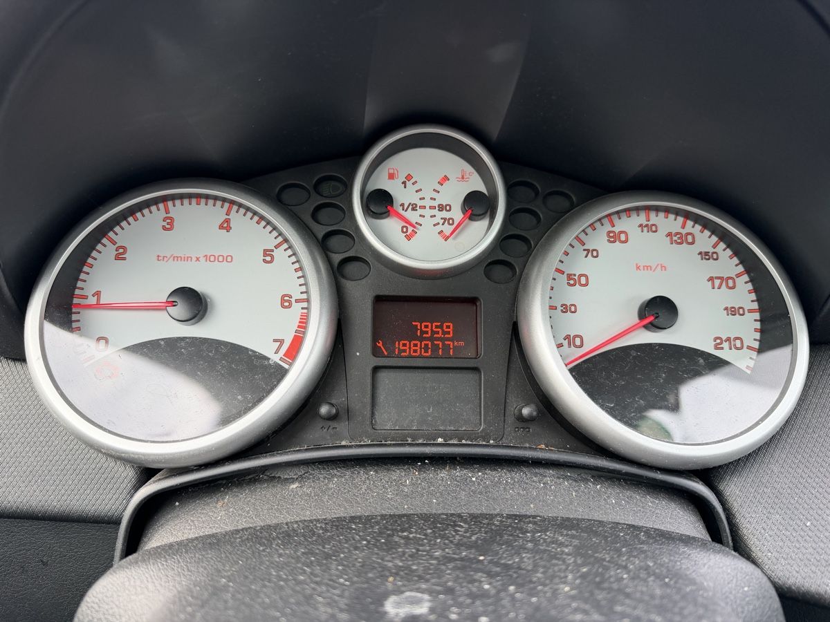 Peugeot Automobili: Peugeot 207SW 1.4Benzin 2011 B5a – Usato da Mollis venduto da BSL10 8