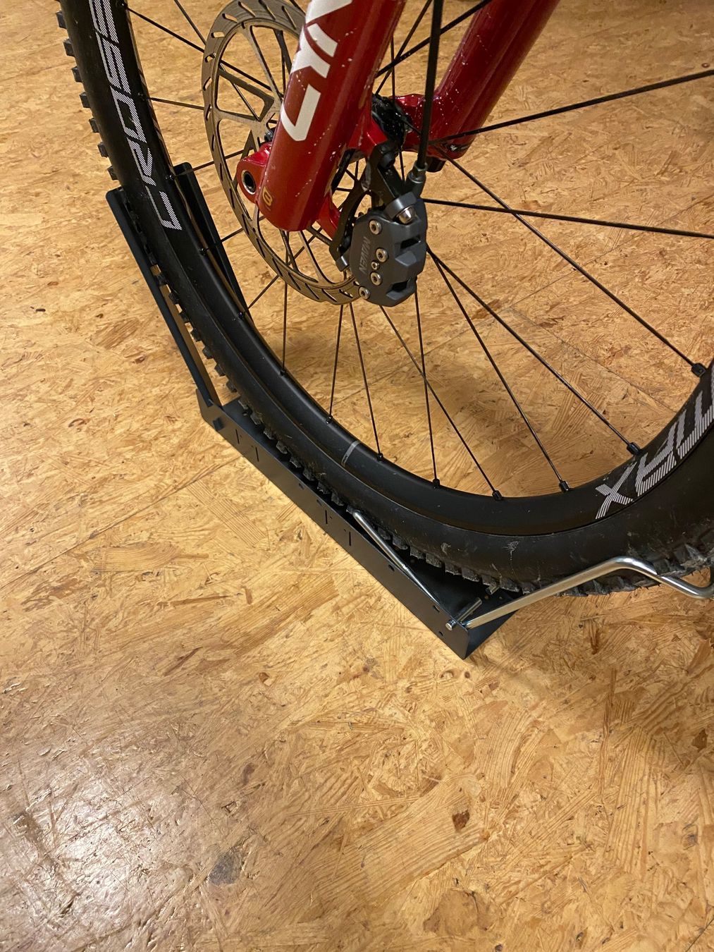 Cavalletti per biciclette: Fahrradständer 24"-29" Zoll – Nuovo (secondo la descrizione) da Giswil venduto da isearch 2