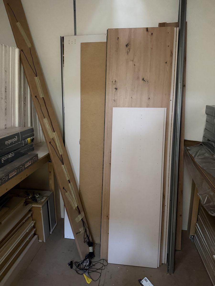 Armoires: Neumodischre Kleiderschrank – D'occasion à Aarburg par die_5z9d 3