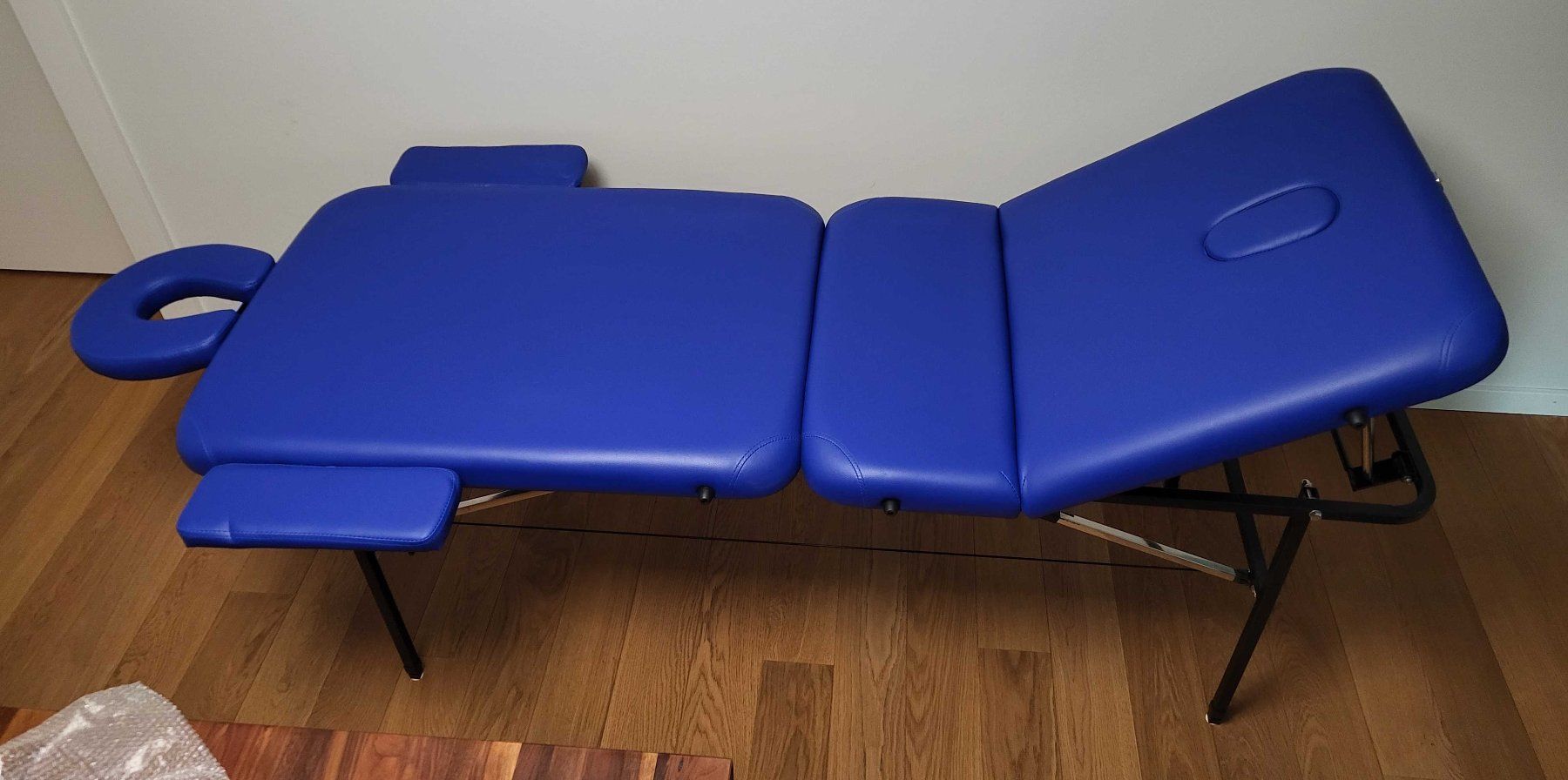 Massagegeräte: Massageliege zusammenklappbar – Gebraucht aus Allschwil von Sbud 1