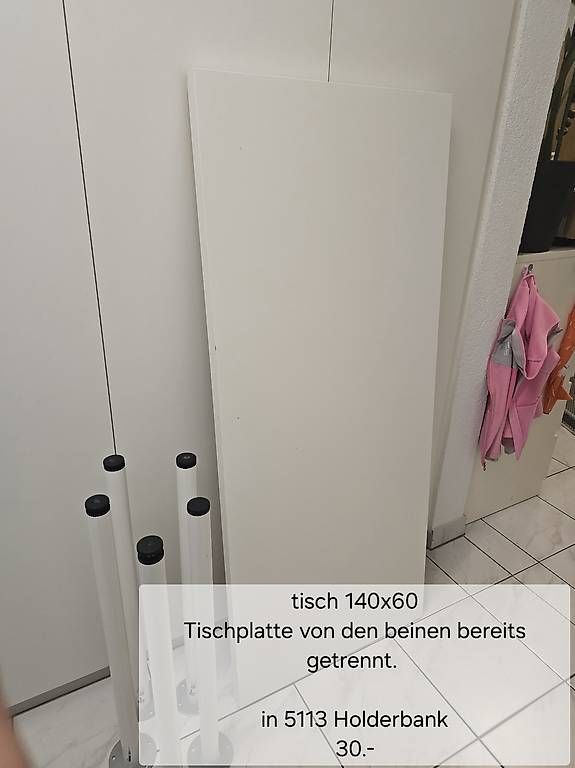 Scrivanie: Ikea Schreibtisch – Usato da Holderbank AG venduto da Ramii_93