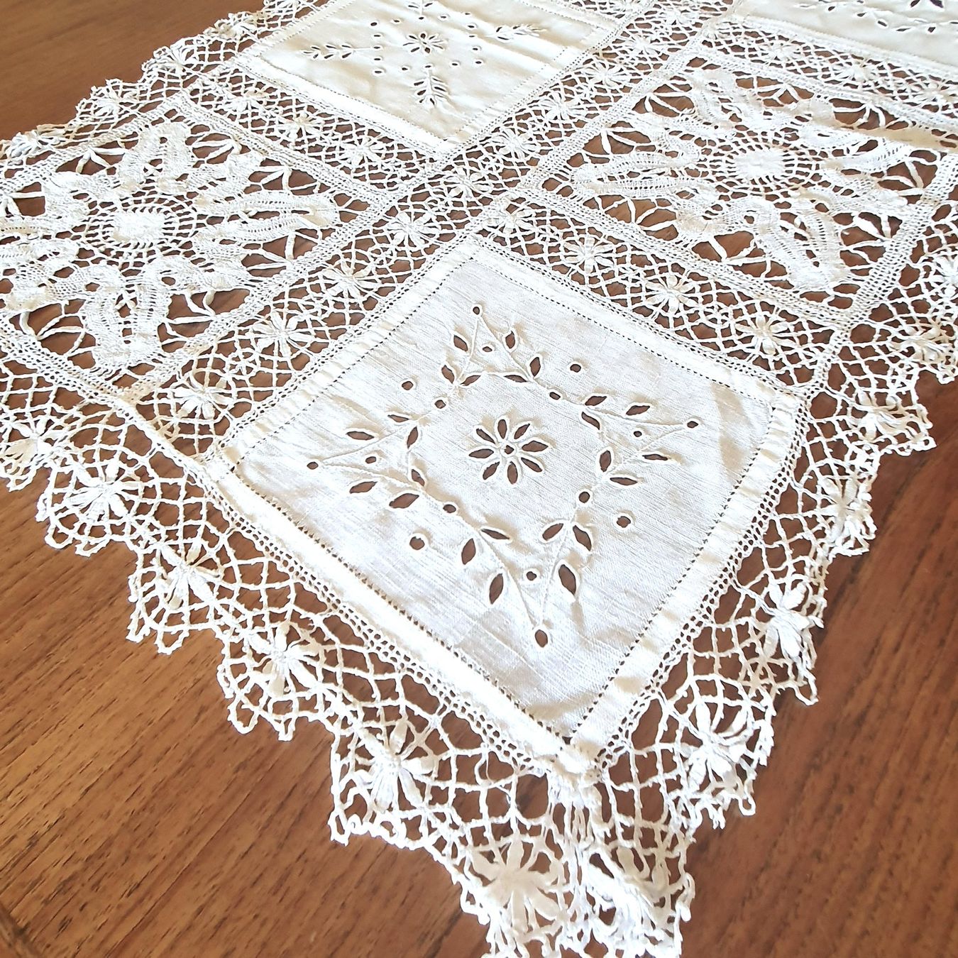 Altra biancheria da tavola: Napperon en dentelle, 65 x 45 cm – Usato da Lausanne venduto da venise001 1