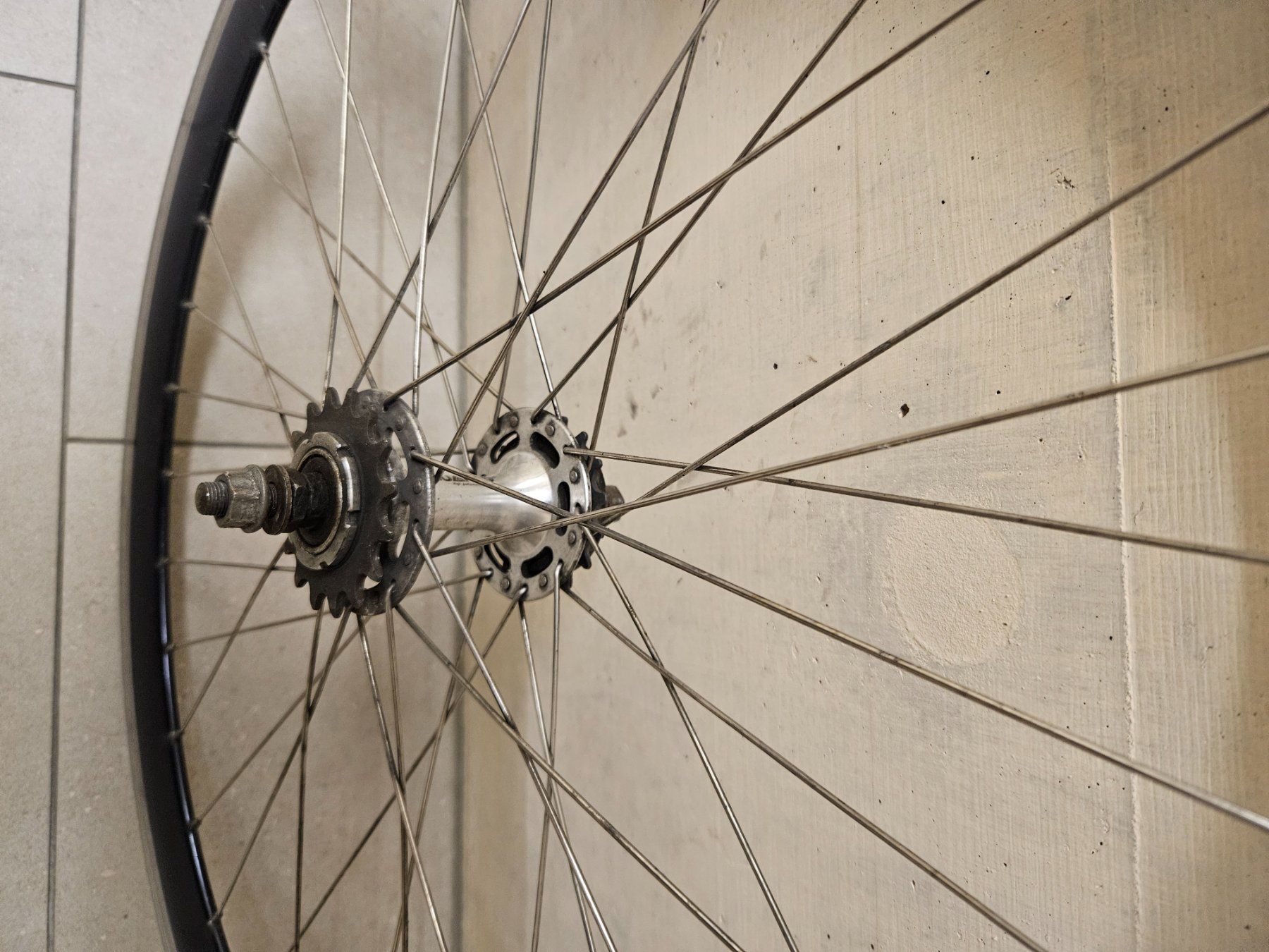 Cerchioni: Single Speed / Fixie Laufradsatz 26" – Usato da Zürich venduto da dom_7d9b 2