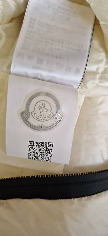 Giacche: PIUMINO LEGGERO MONCLER CON CAPPUCCIO – Usato da Gentilino venduto da pet_p7fg 2
