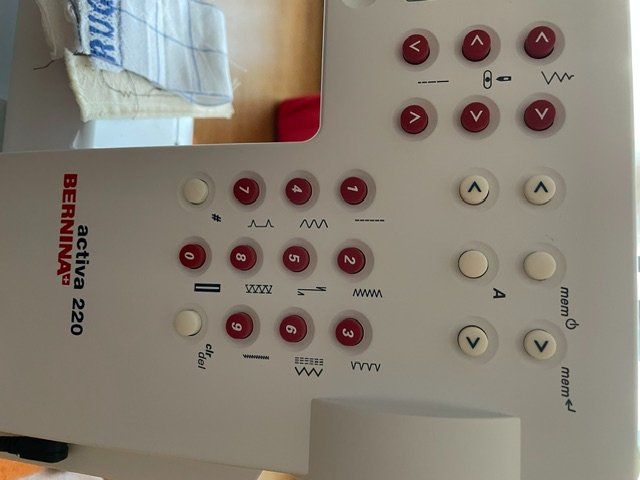 Macchine da cucire: Bernina Nähmaschine activa 220 – Usato da Windisch venduto da wolfika 3