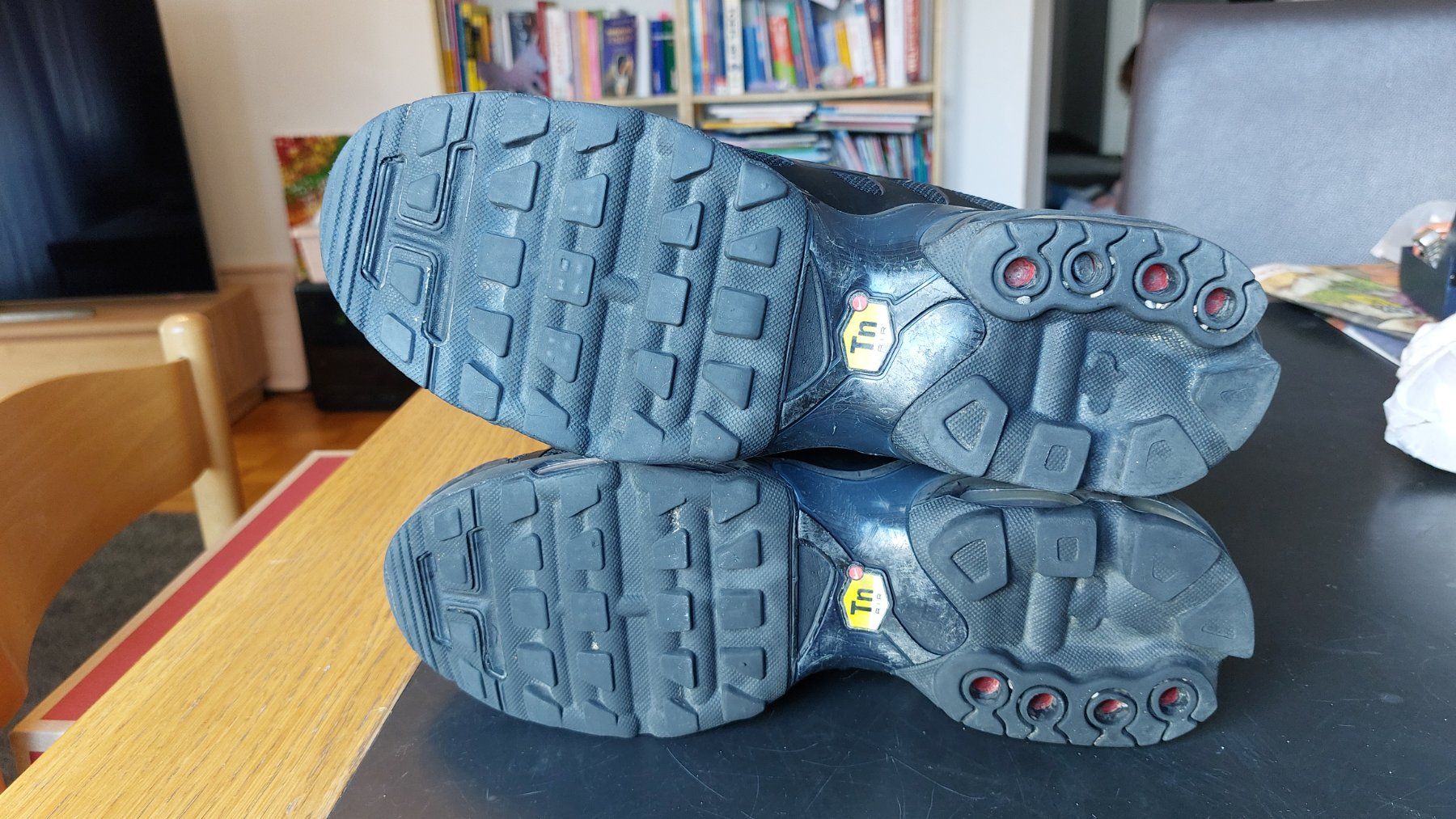 Nike Herrenschuhe: Nike TN  Air Max Plus  gr 44 schwarz – Gebraucht aus Wallisellen von  6