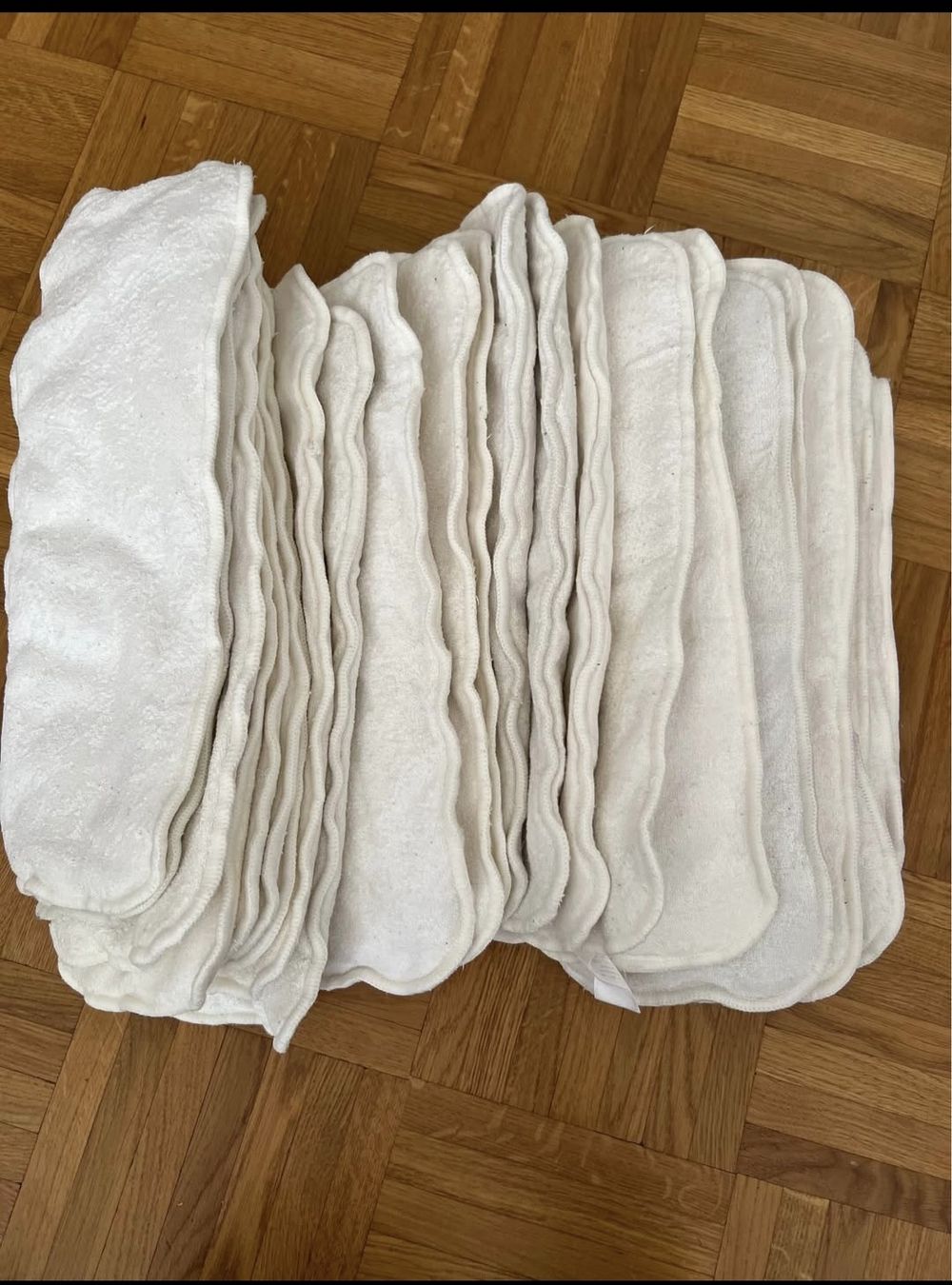 Secchi per pannolini & Pannolini: Gros lot de 26 couches lavables et 23 inserts absorbant  – Usato da Vevey venduto da fer3ica 8