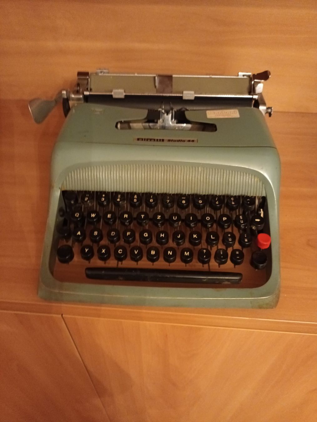 Macchine da scrivere: Macchina da scrivere vintage Olivetti Studio 44 – Usato da Lugano venduto da pos_dg9p