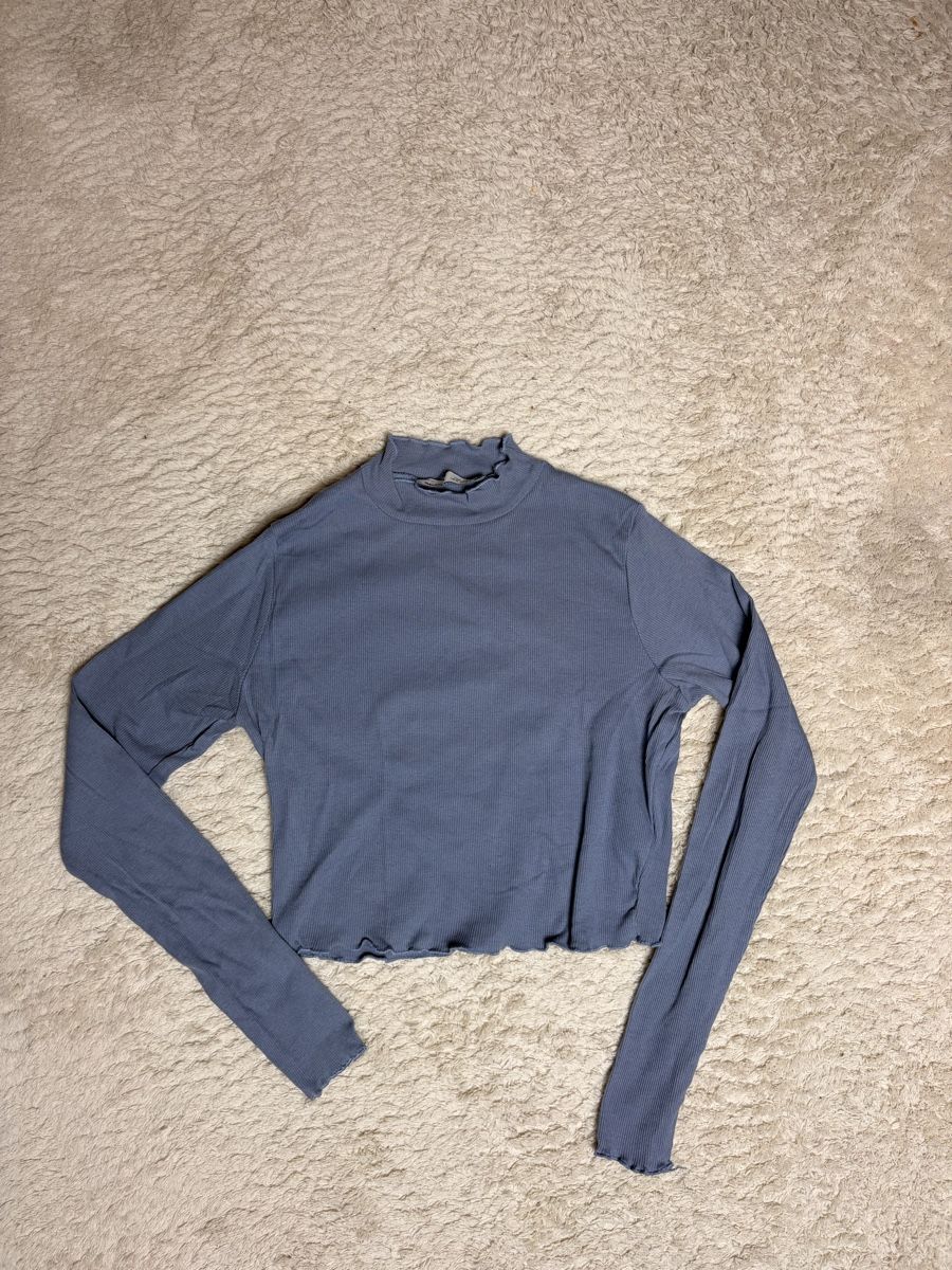 Pull&Bear Tops: Top Pull&Bear bleu, manches longues, Taille M – Neuf (Voir description) à Neuchâtel par aliceguins