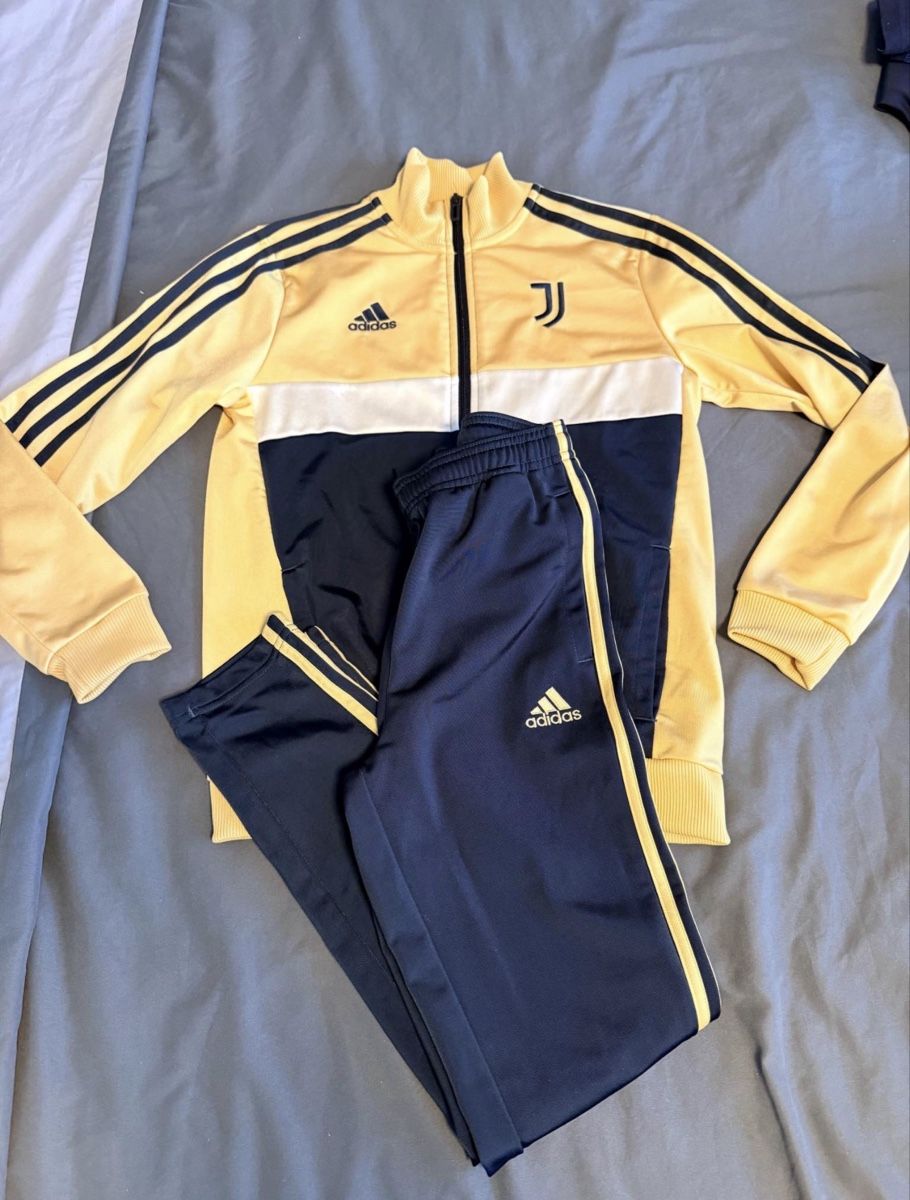 Juventus Trainer, Turnhosen & -trikots: Trainingsanzug Juventus Gr. 152 – Gebraucht aus Horgen von Jo79