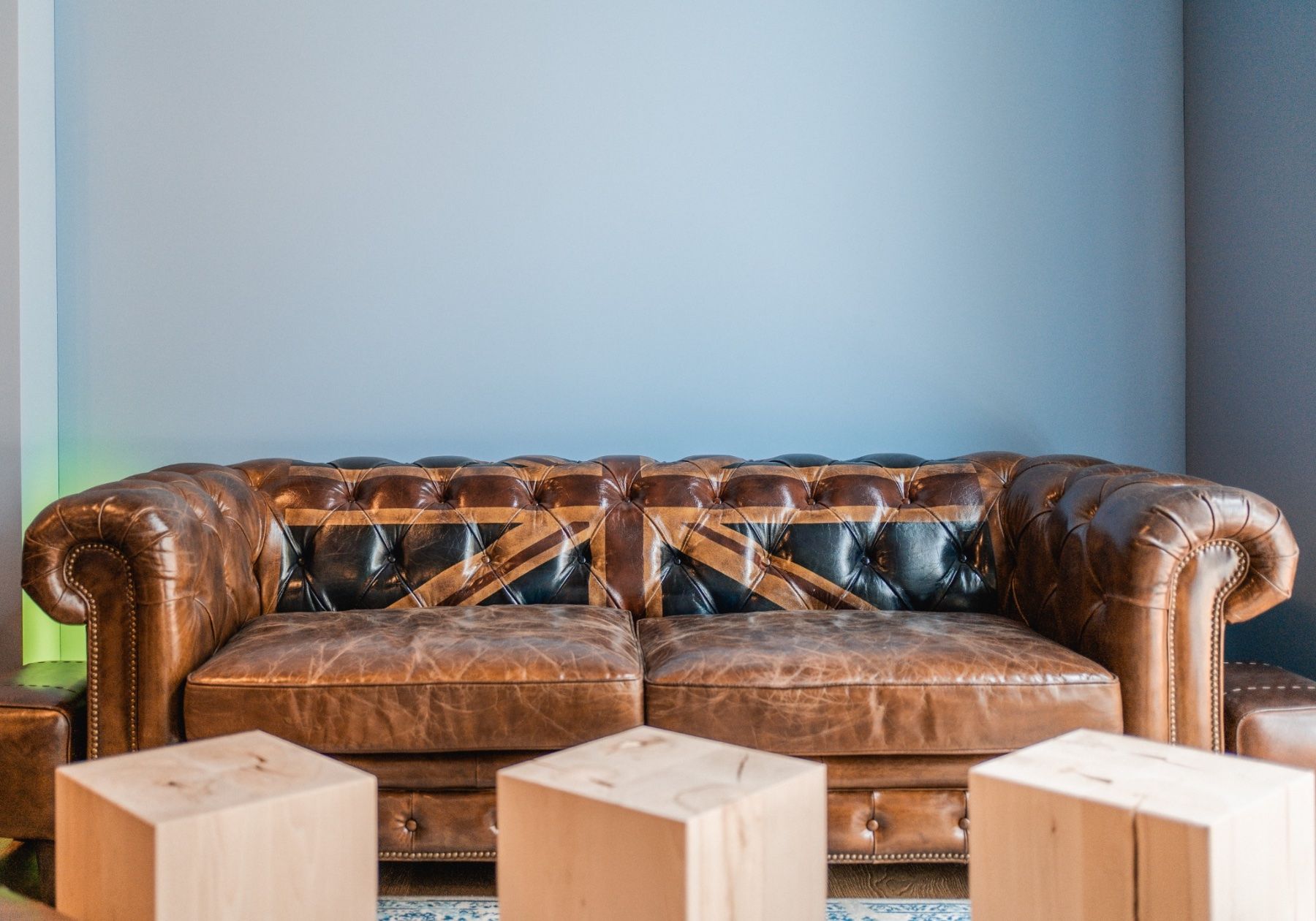 Chesterfield Sofas: Chesterfieldsofa mit Union Jack – Gebraucht aus Zürich von MARTINBOLDT 2