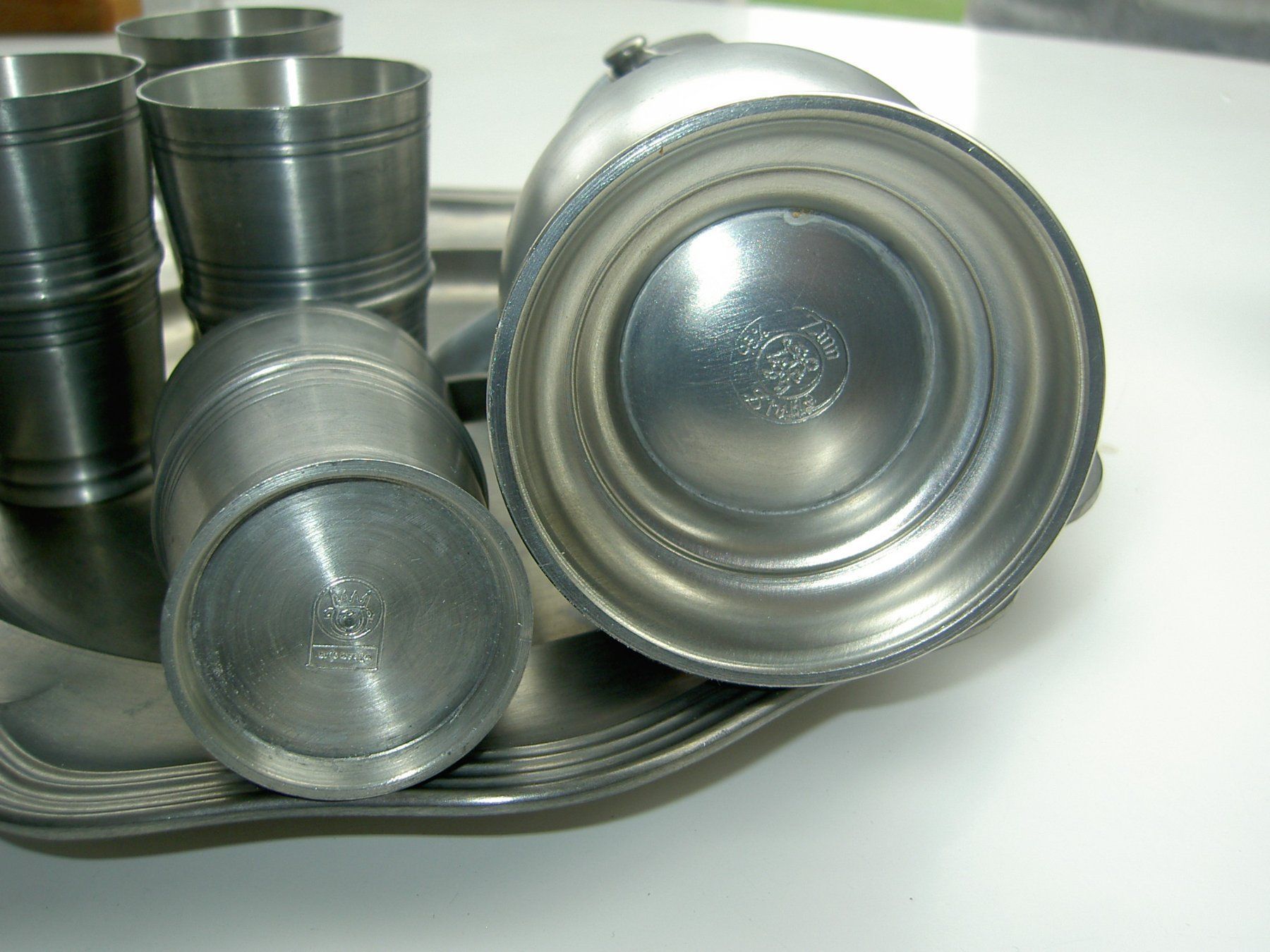 Alessi Set di piatti: Zinn Becher Set – Usato da Niederurnen venduto da Viragoxv 2