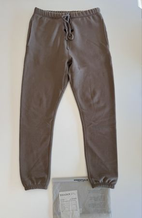 Fear of god essentials sweatpants harvest M