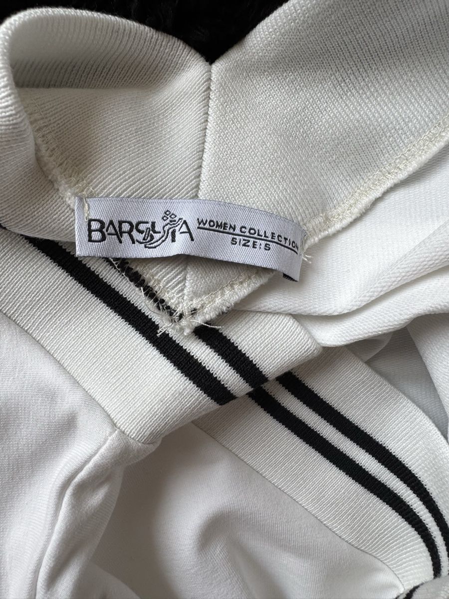 Maglioni & Felpe: Pull oversize blanc col V liseré noir – taille S – Usato da Ballaigues venduto da stef1972 2