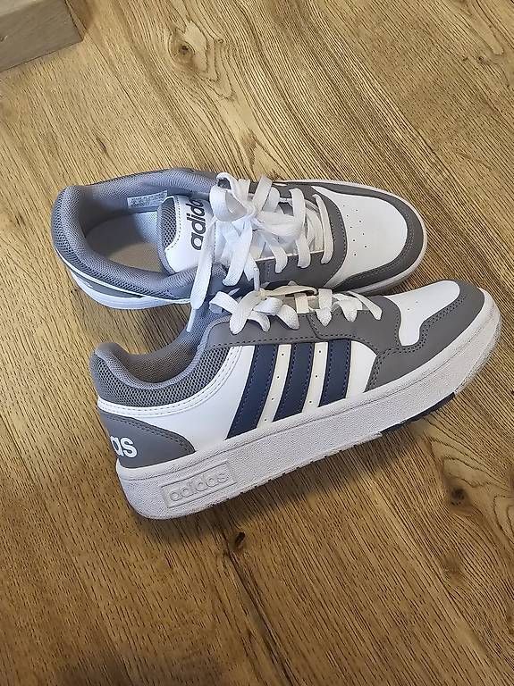 Herrenschuhe: Adidas-Sneaker – Gebraucht aus Neuenegg von mak_rq67