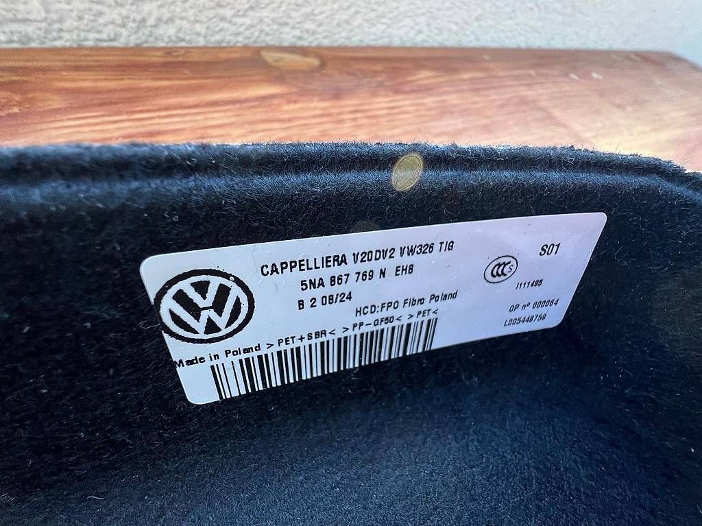 Toutes les pièces auto: VW touran trunk cover – D'occasion à Aigle par koa_j7fx 1