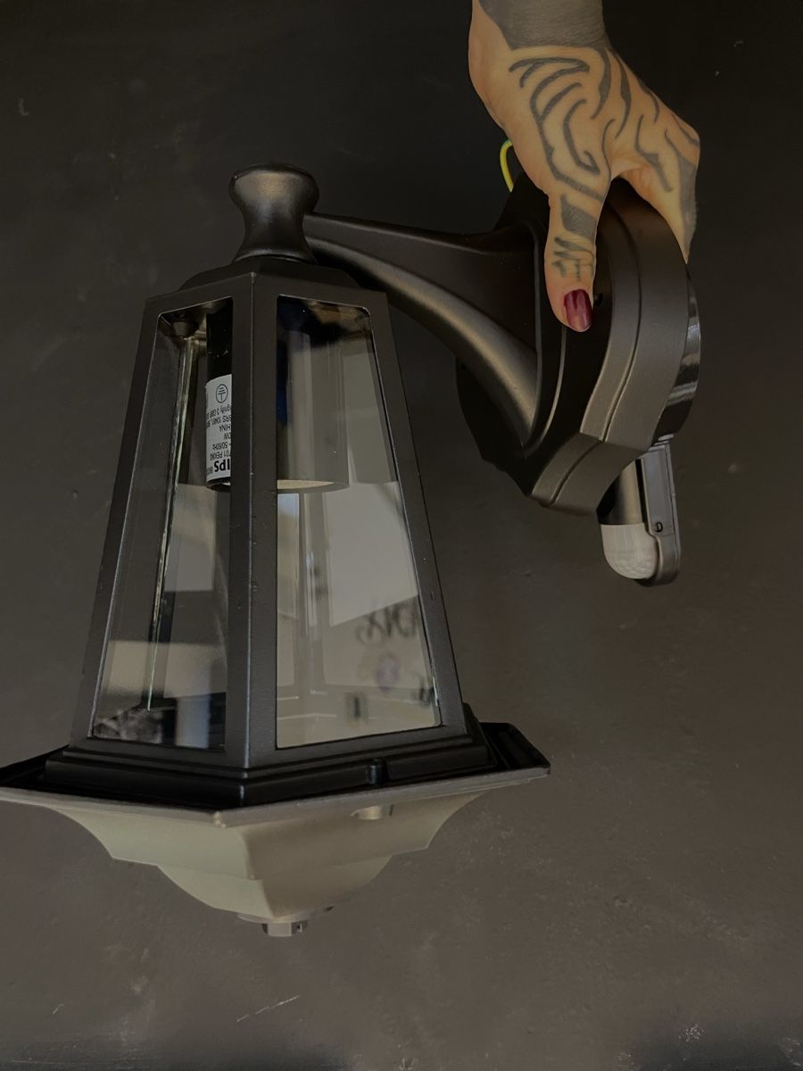 Philips Lampen:  Aussenleuchte schwarz mit Sensor neu – Neu und originalverpackt aus Walchwil von fluulu