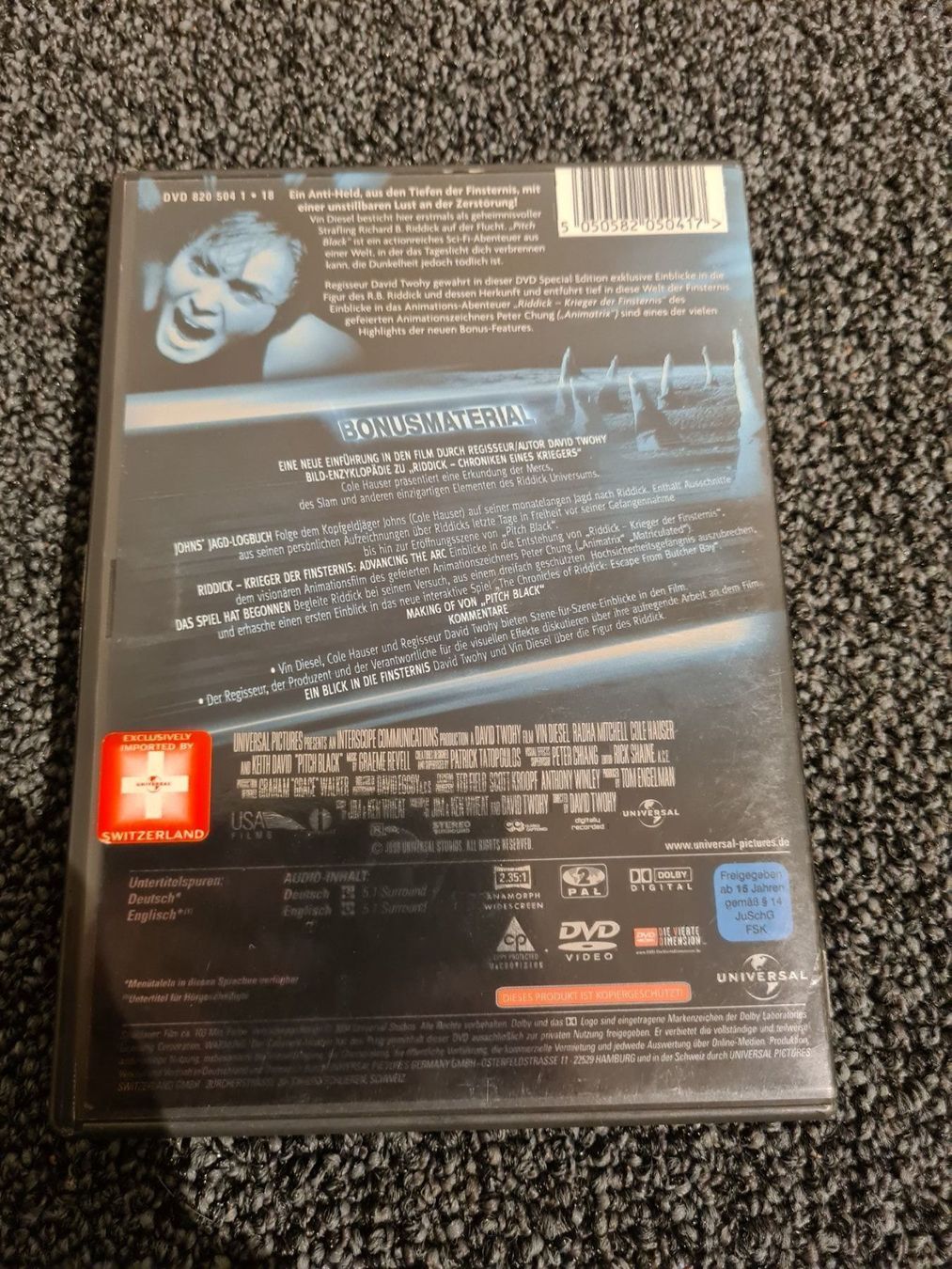 Tutti i DVDs: PITCH BLACK(8210) – Usato da Ruswil venduto da M71 1