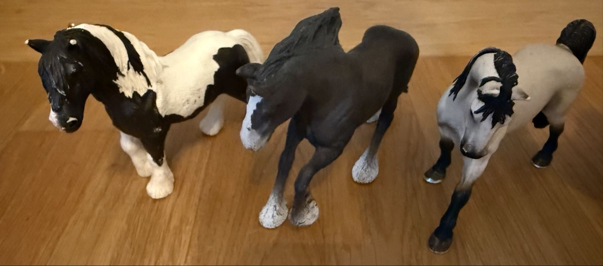 Schleich Spielzeuge: 5 Schleich Pferde – Gebraucht aus Ostermundigen von airline-trolley 2