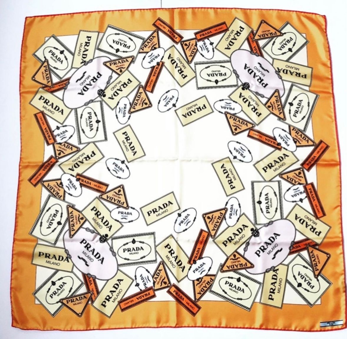 Prada Foulard & Sciarpe: Prada foulard – Nuovo e nell'imballaggio originale da Pregassona venduto da Reluxuryspace 5