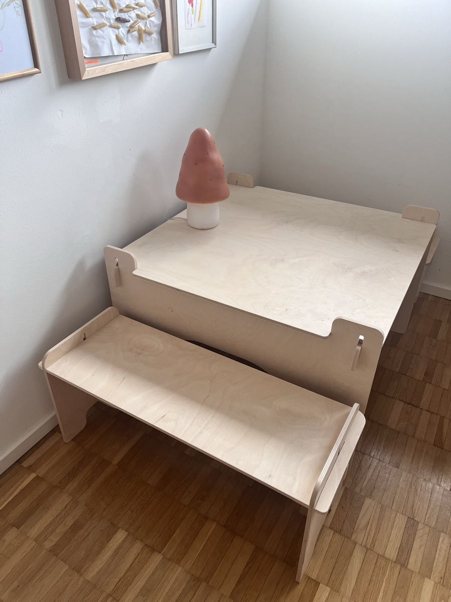 Set di tavolo e panche: Kinder Tisch mit Bank – Usato da Zürich venduto da cha_s85j 2