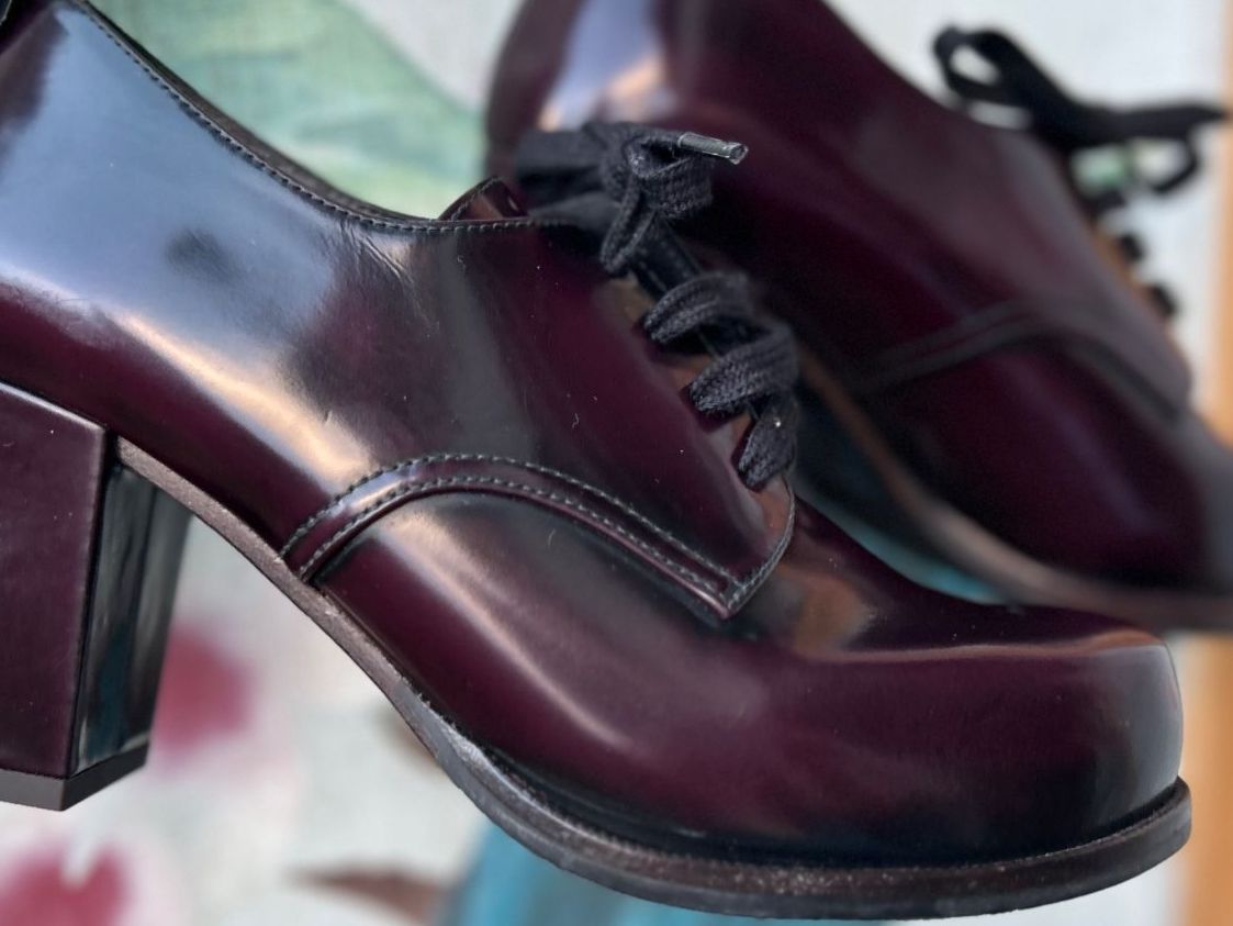 Chie Mihara Scarpe da donna: Chie Mihara Schnürschuhe Gr. 36.5 – Usato da Neuhausen am Rheinfall venduto da noelle0810 6