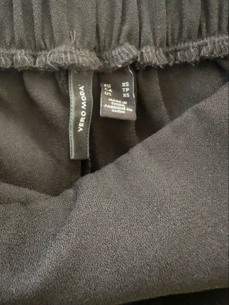 Vero Moda Gonne: Vero Moda Hosenrock schwarz – Usato da Pratteln venduto da sia_uk27 3