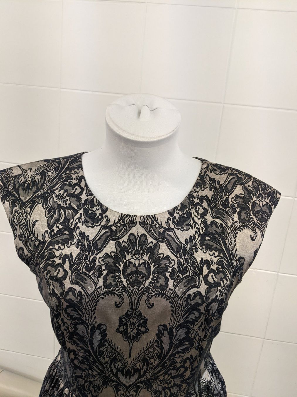 Vestiti: Traum Brokat kleid Gr M – Nuovo (secondo la descrizione) da Langnau am Albis venduto da Judithsebi 1