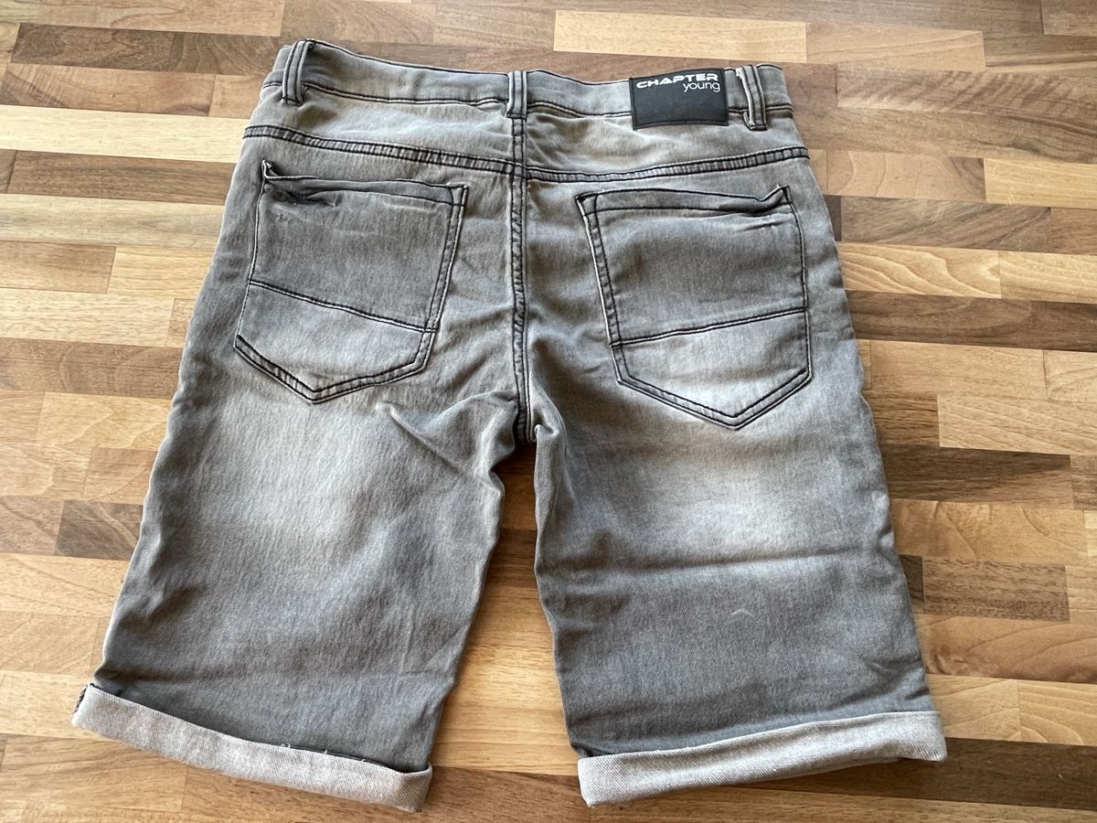Pantaloni: Jeansshorts von Chapter Young, Grösse 164 – Usato da Wetzikon ZH venduto da Olivier70 1