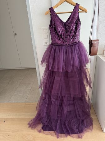 Lila Tüllkleid mit Pailletten-Oberteil, Grösse 36, Cordelia