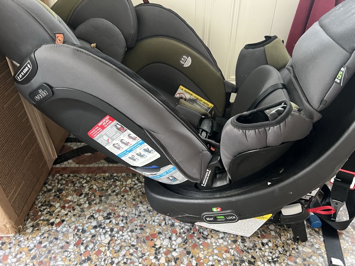 Seggiolini per auto: Evenflo Revolve360 Kindersitz grau 14 Positionen – Usato da Oberägeri venduto da rus_7vhx 1