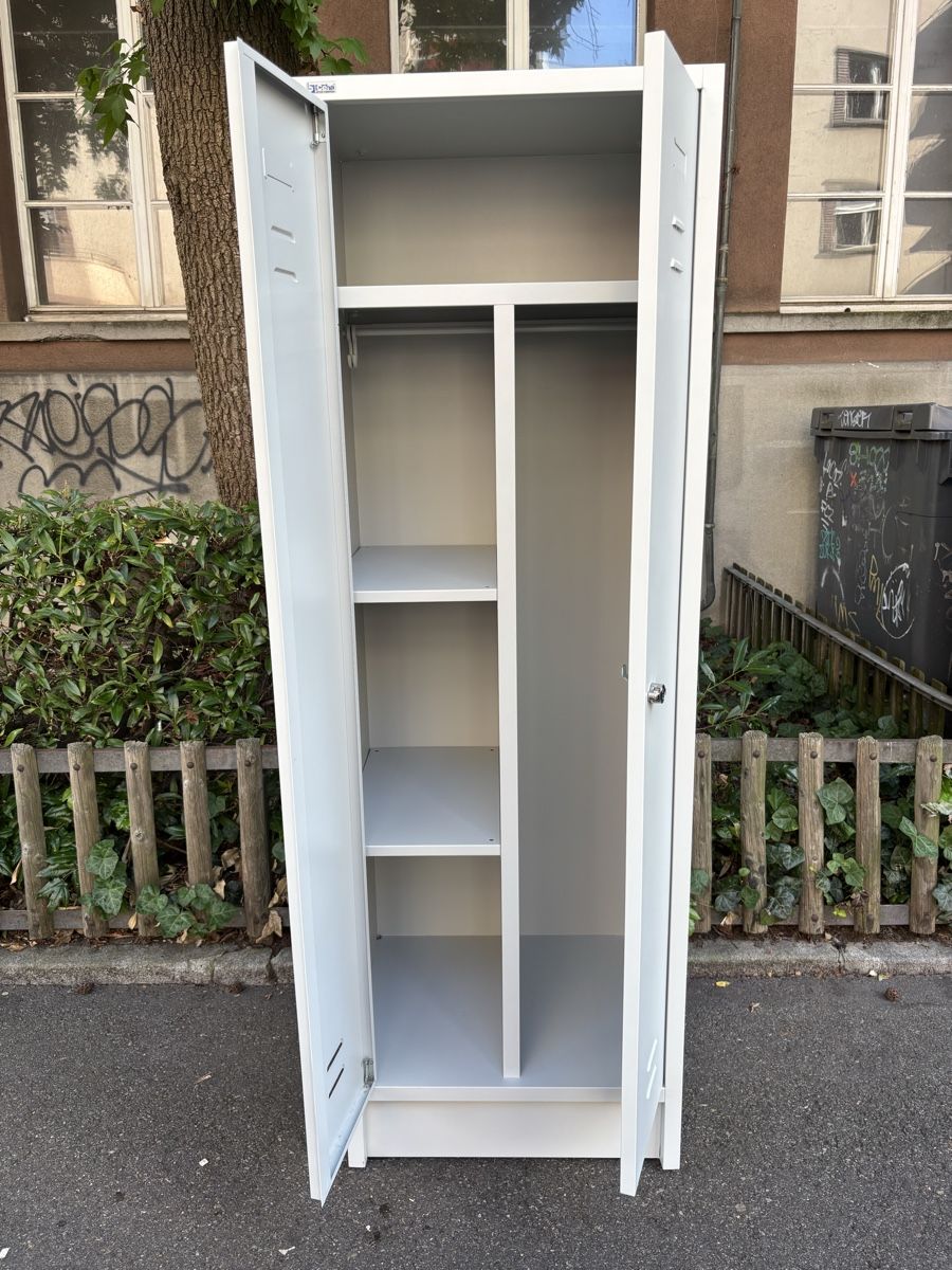 Armadi: Metalschrank  – Nuovo (secondo la descrizione) da Zürich venduto da Dim777 1