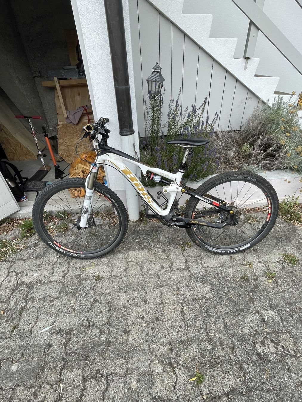 Bixs Vélos: vélo tout suspendue – D'occasion à Court par b.laurent