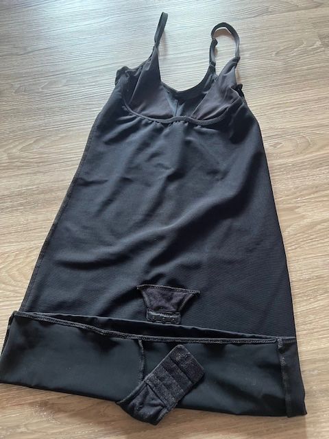 Altra biancheria intima: Formhemd Bodys/Unterwäsche Gr 34/36 – Nuovo (secondo la descrizione) da Neerach venduto da romiping 1