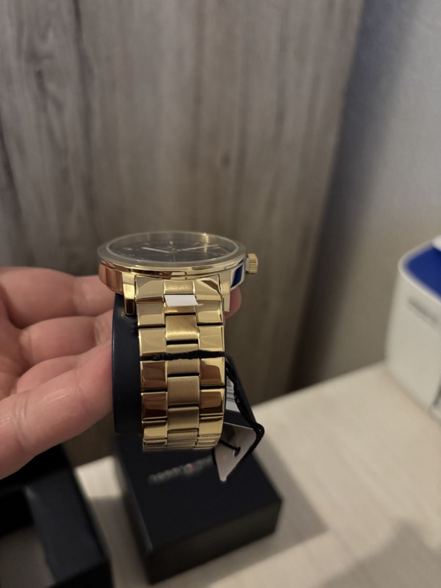 Tommy Hilfiger Orologi: Montre Tommy Hilfiger doré  – Nuovo e nell'imballaggio originale da Genève venduto da tre_pr6f 1