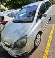 Opel Zafira B 2.2   7 Platz Tip Top Läuft