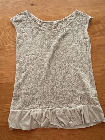 Maglietta donna beige con pizzo e volant