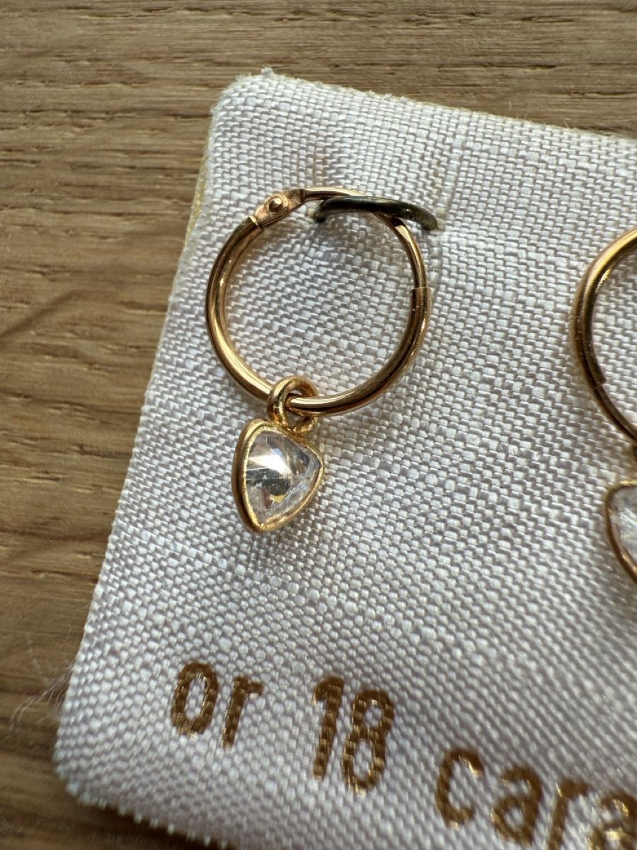 Orecchini pendenti & Orecchini a lobo: Gold Creolen mit Herzchen 18 Karat – Nuovo (secondo la descrizione) da Sarmenstorf venduto da Nathaliie_21 1