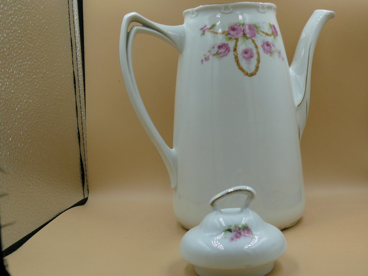 Teekannen: Kaffee oder sonstige Kanne mit Rosenmotiv – Gebraucht aus Schwarzenburg von Unterwahlern 2