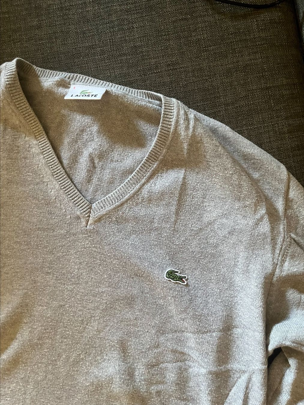 Lacoste Pullover & Sweatshirts: Lacoste Sweatshirt – Gebraucht aus Nidau von BielBienne1993 2
