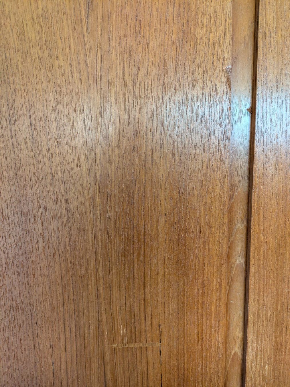 Armadi: Midcentury Kleiderschrank Teak – Usato da Wikon venduto da Freu 8