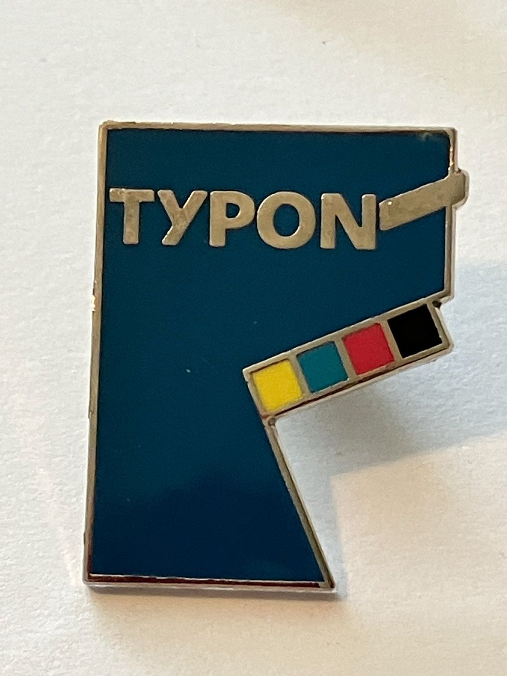 Placchette & Badge: 1 Pin Typon – Usato da Basel venduto da djwwpp