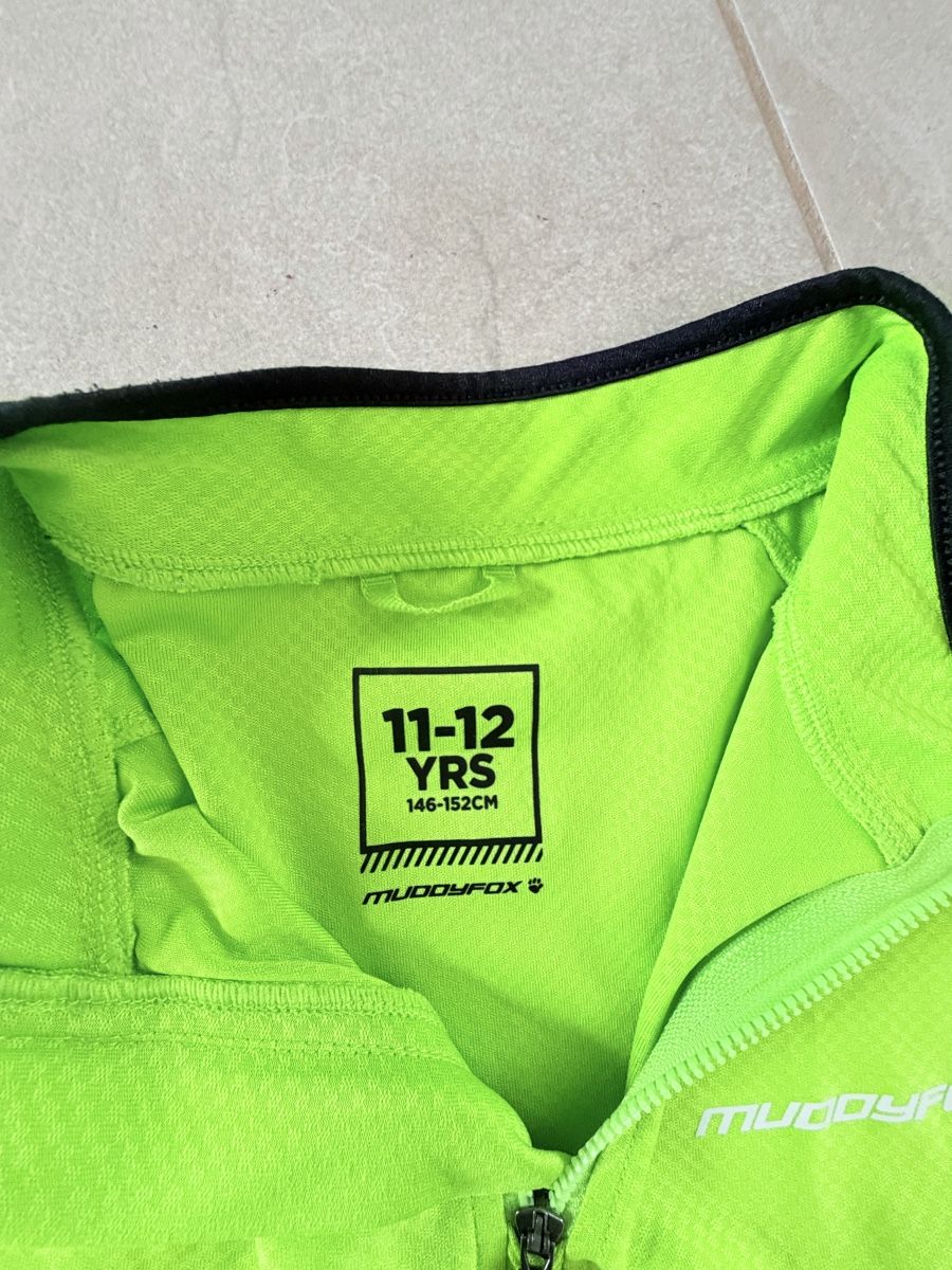 Scarpe, pantaloni & magliette da ginnastica: Velo Trikot Muddyfox Gr. 146/152 – Usato da Brüttisellen venduto da Ayersa 3
