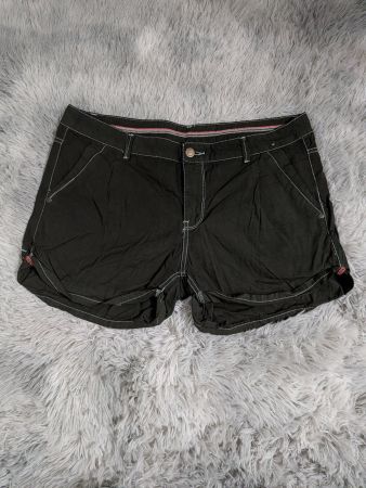Damen Shorts Carhartt dunkelgrün Grösse 36 guter Zustand